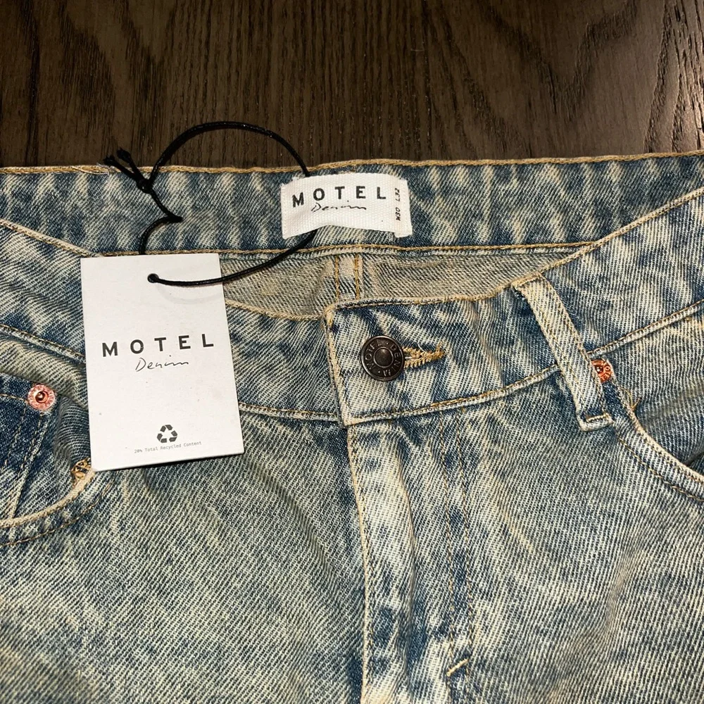 Low Rise Parallel Jeans In Sandy Blue Acid - Picture 3 of 9